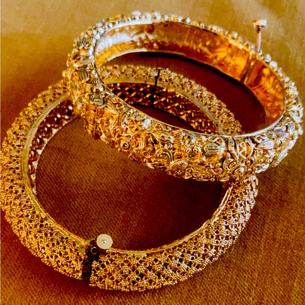 Golden Screwed Shone’Teion Bracelets